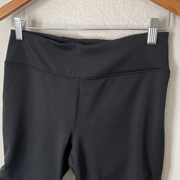 GAIAM Ruched Biker Short | Black | Medium - Picture 8 of 12